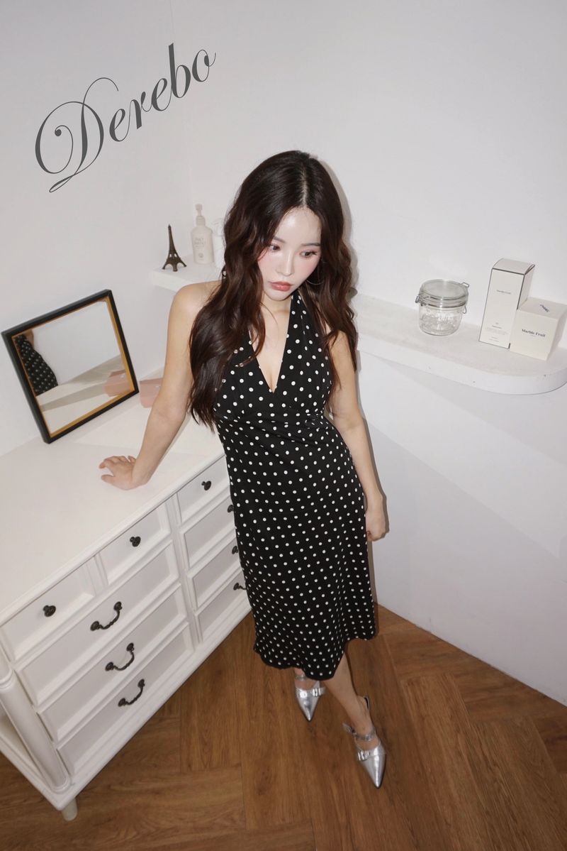 dot halter-neck sleeveless V-neck long dress