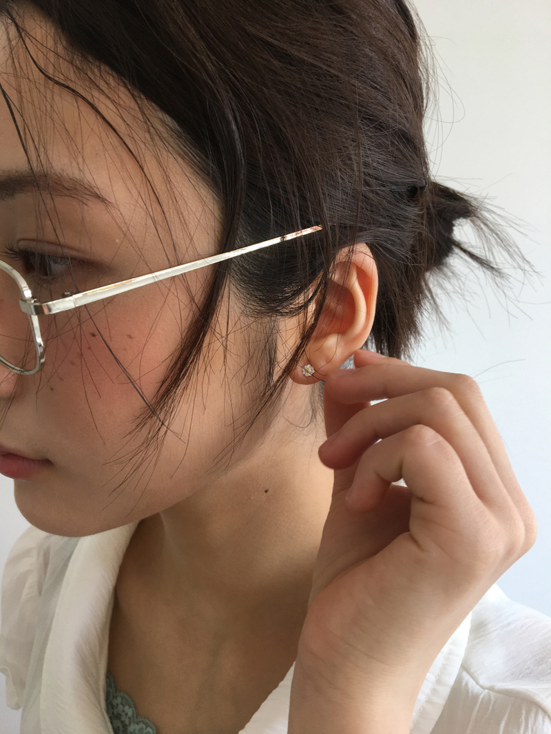デイジーミニピアス (1color)