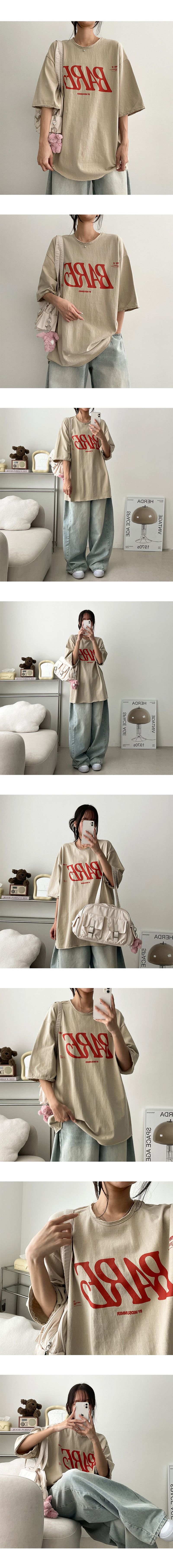 An B-Pocket Shoulder Bag