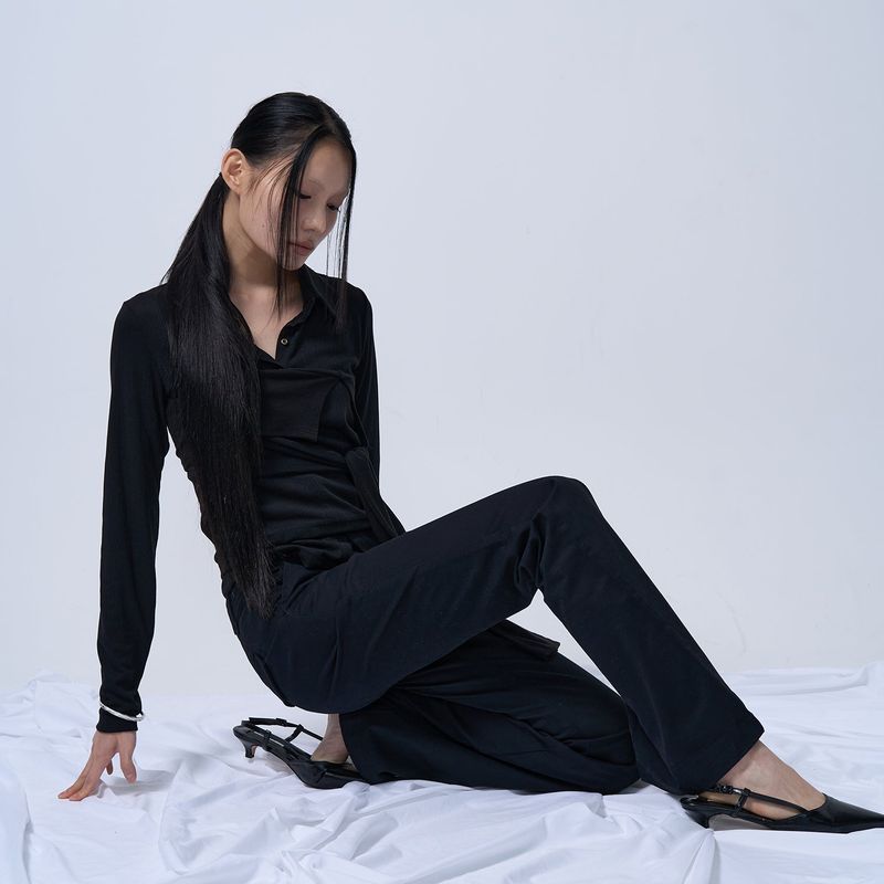 LOW-RISE TWO BUTTON BOOTS CUT PANTS (BLACK)