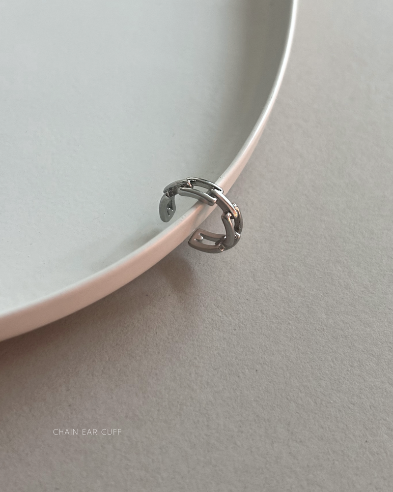 Mini Chain Ear cuff