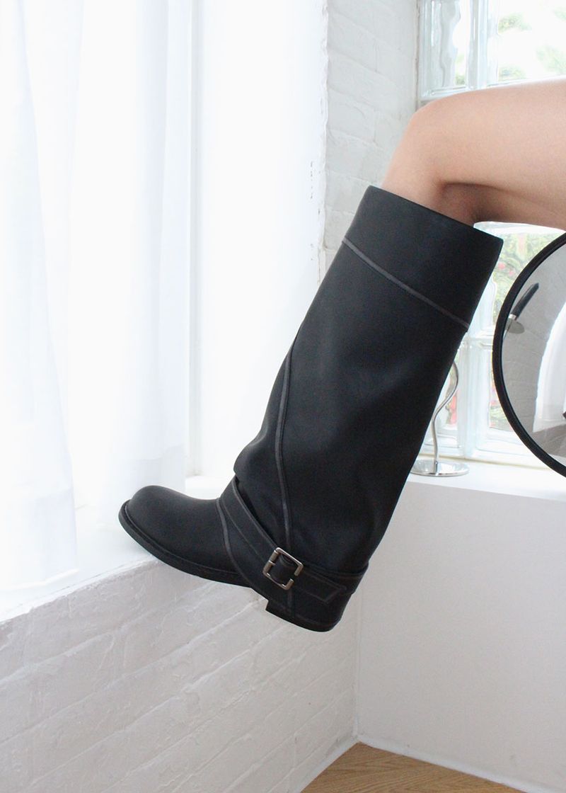 FOLDING BUCKLE BOOTS