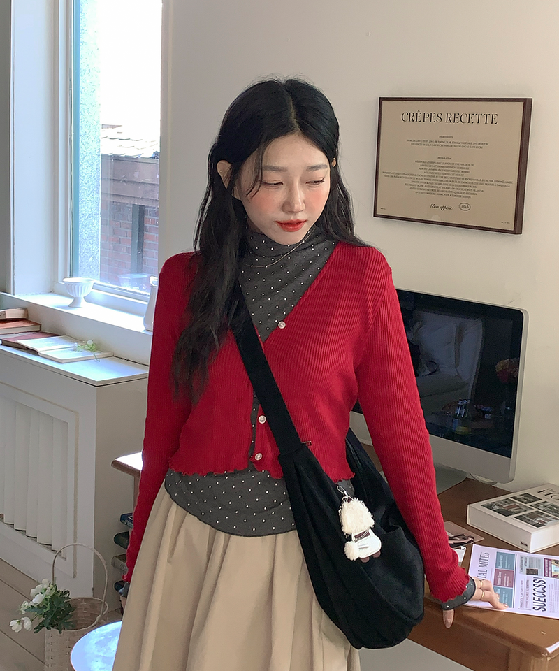 Dot Wave Turtleneck T-Shirt
