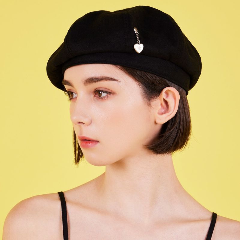 Heart Chain Stud Linen Beret Black