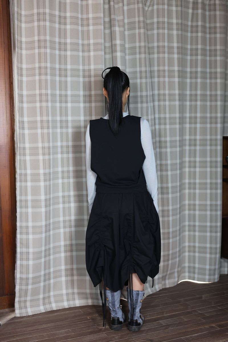 eyelet vest_black