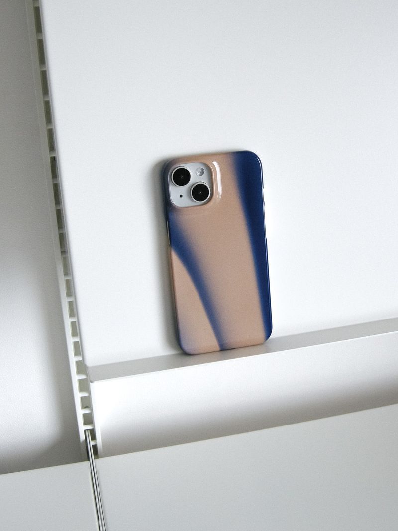 Calm (glossy hard case)
