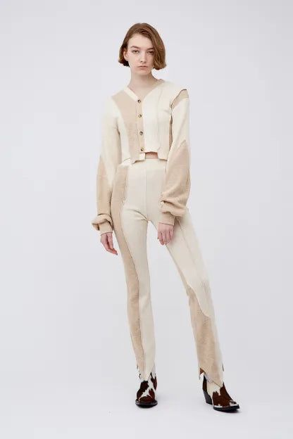 V CUT KNIT PANTS