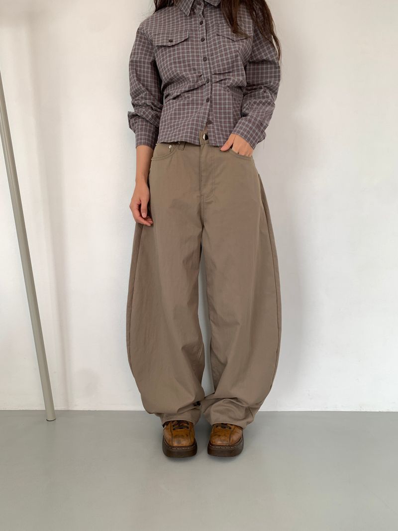 EMBO BACK BIJO CURVED PANTS (3C)