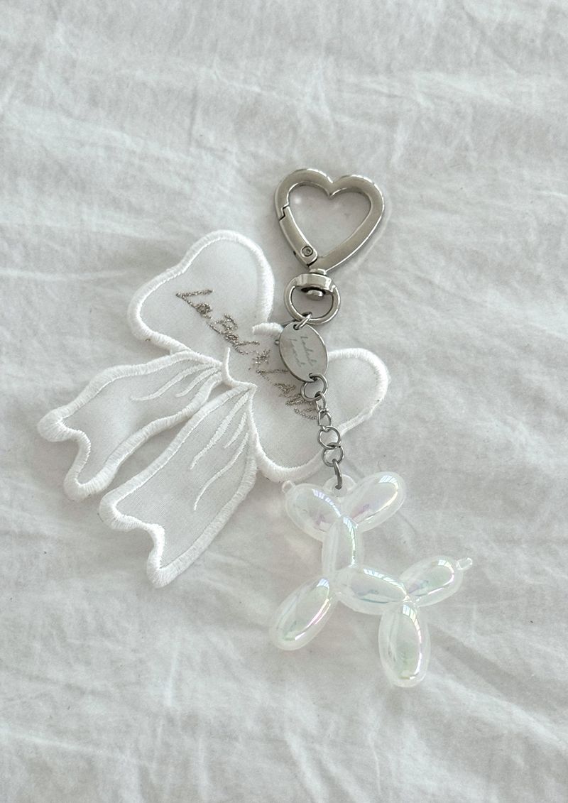 RIBBON BUBBLY KEYRING (WHITE)