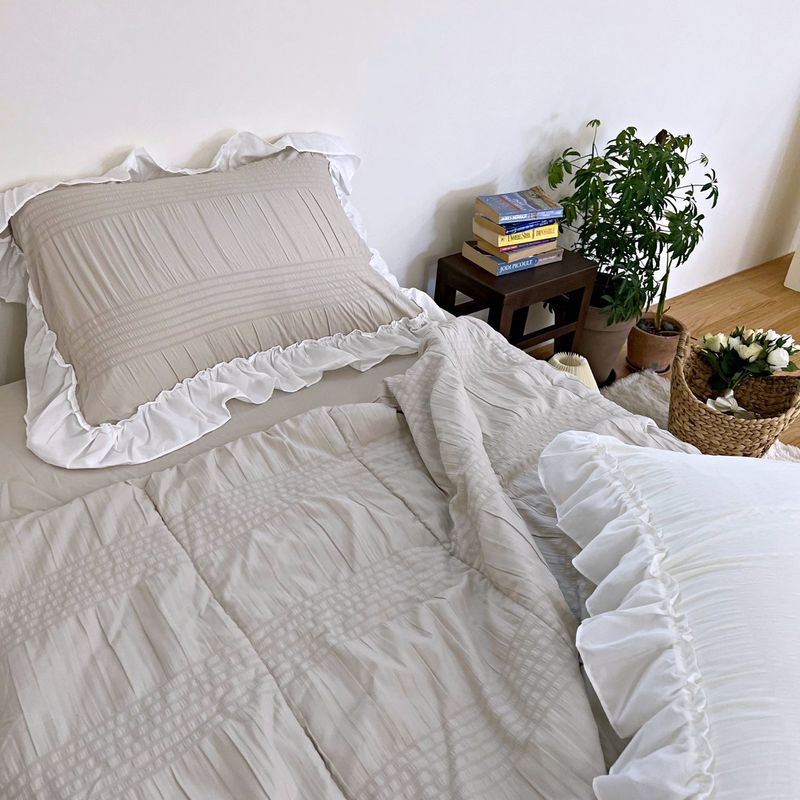 シャーリングラッフルサマーコンフォーターセット - Oatmeal beige - Q
