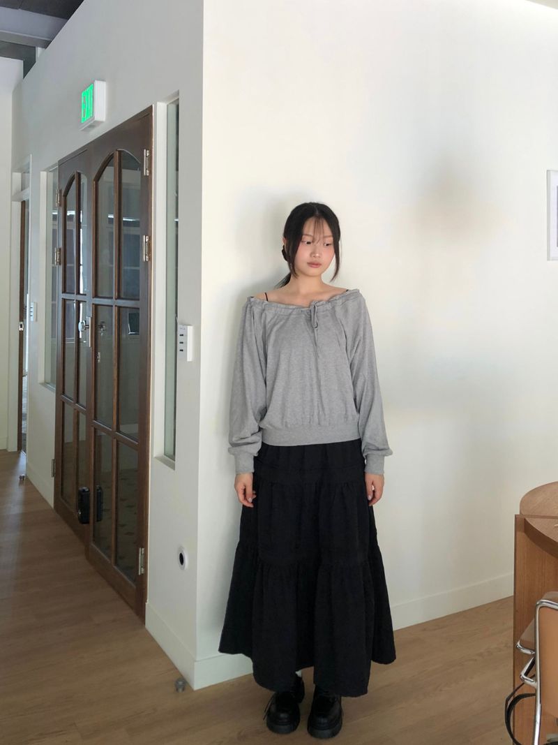 Eddie Off-Shoulder Sweatshirt (2 colors)