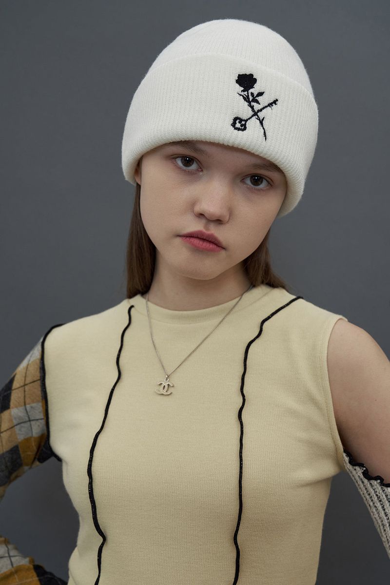 ROSE KNIT BEANIE