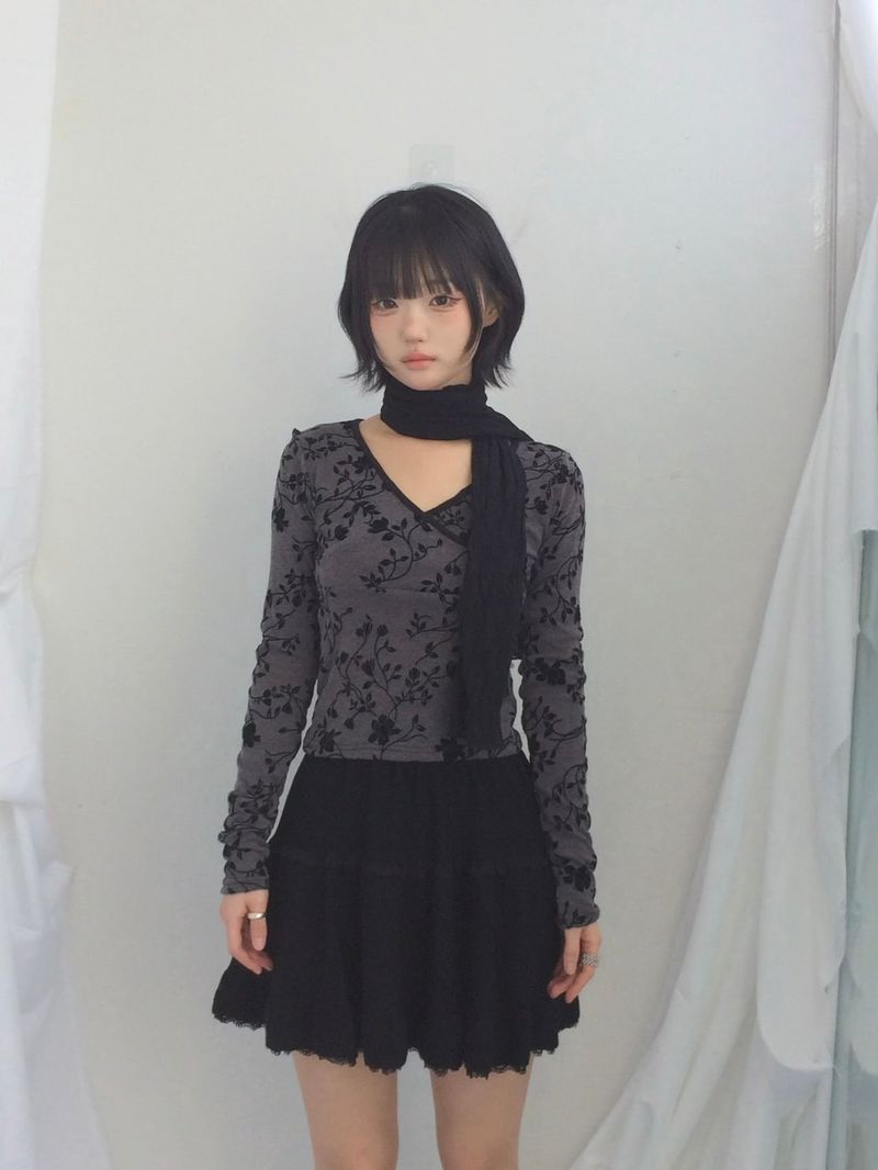 ner.ui.bin(ノエビン)の「Floral cross-neck top(Tops)」