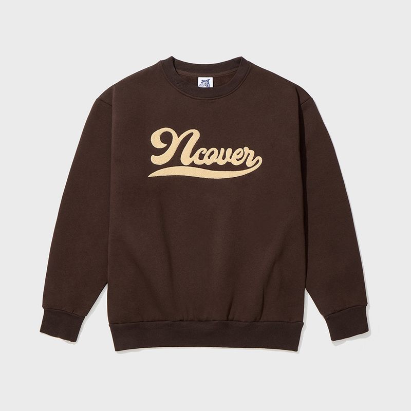 NCOVER(エンカバー)の「SCRIPT LOGO SWEAT SHIRTS - BRWON(Tops)」