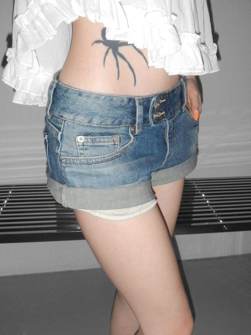Indigo rollup denim shorts