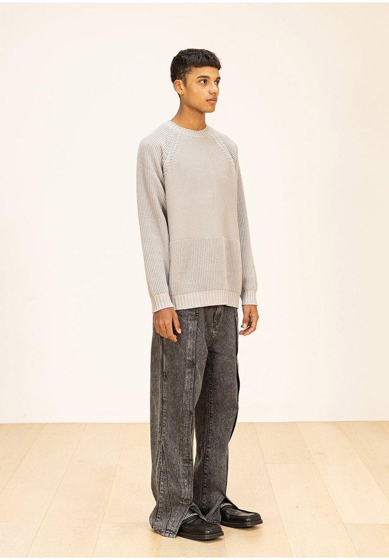 HALF INCISION OVERSIZED KNIT
