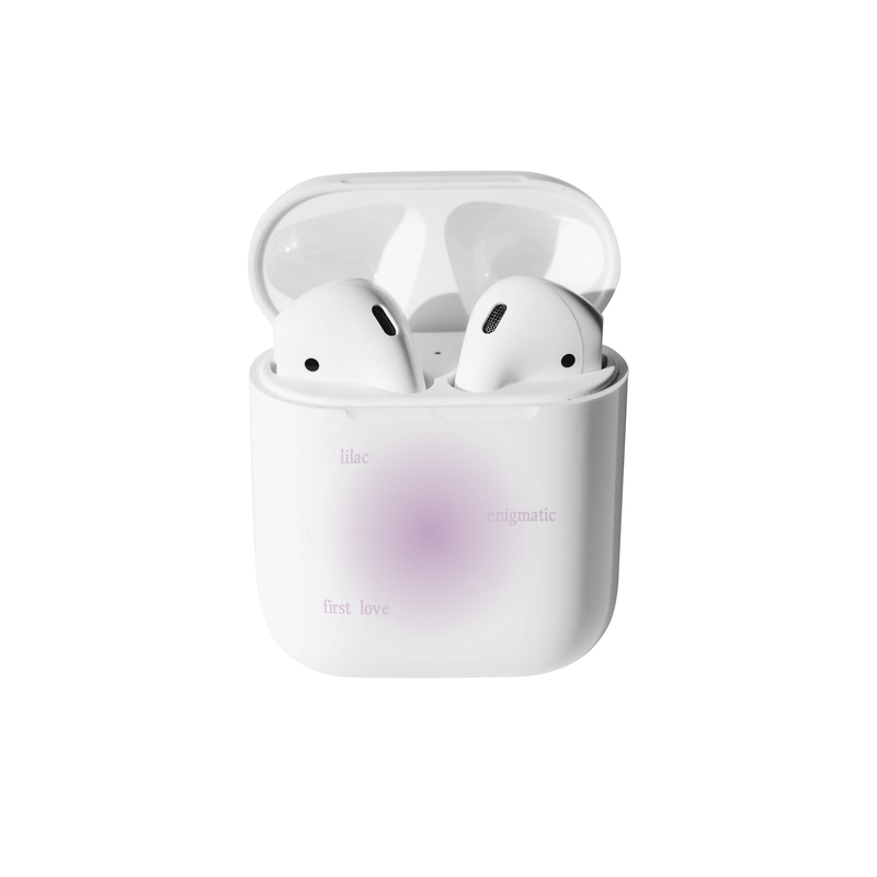 tiny weather(タイニーウェザー)の「cheek AirPods case-lilac(Smartphone Accessories)」