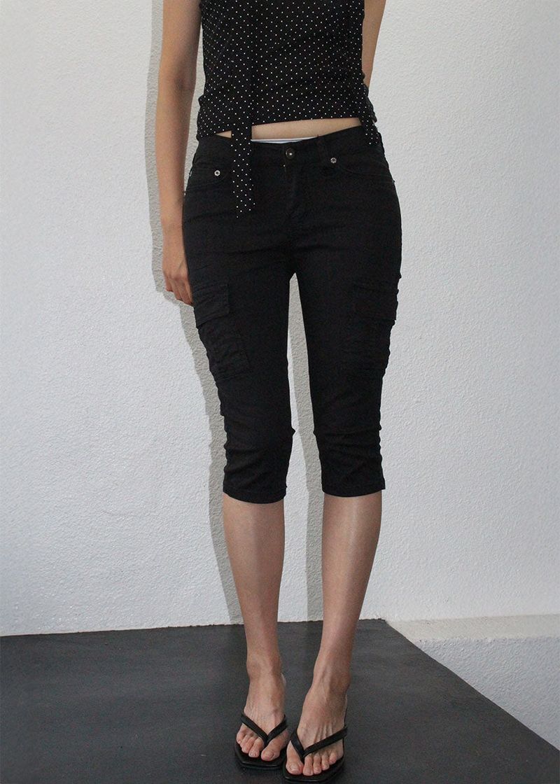eon（イオエン）の「CARGO CAPRI PANTS（Pants）」