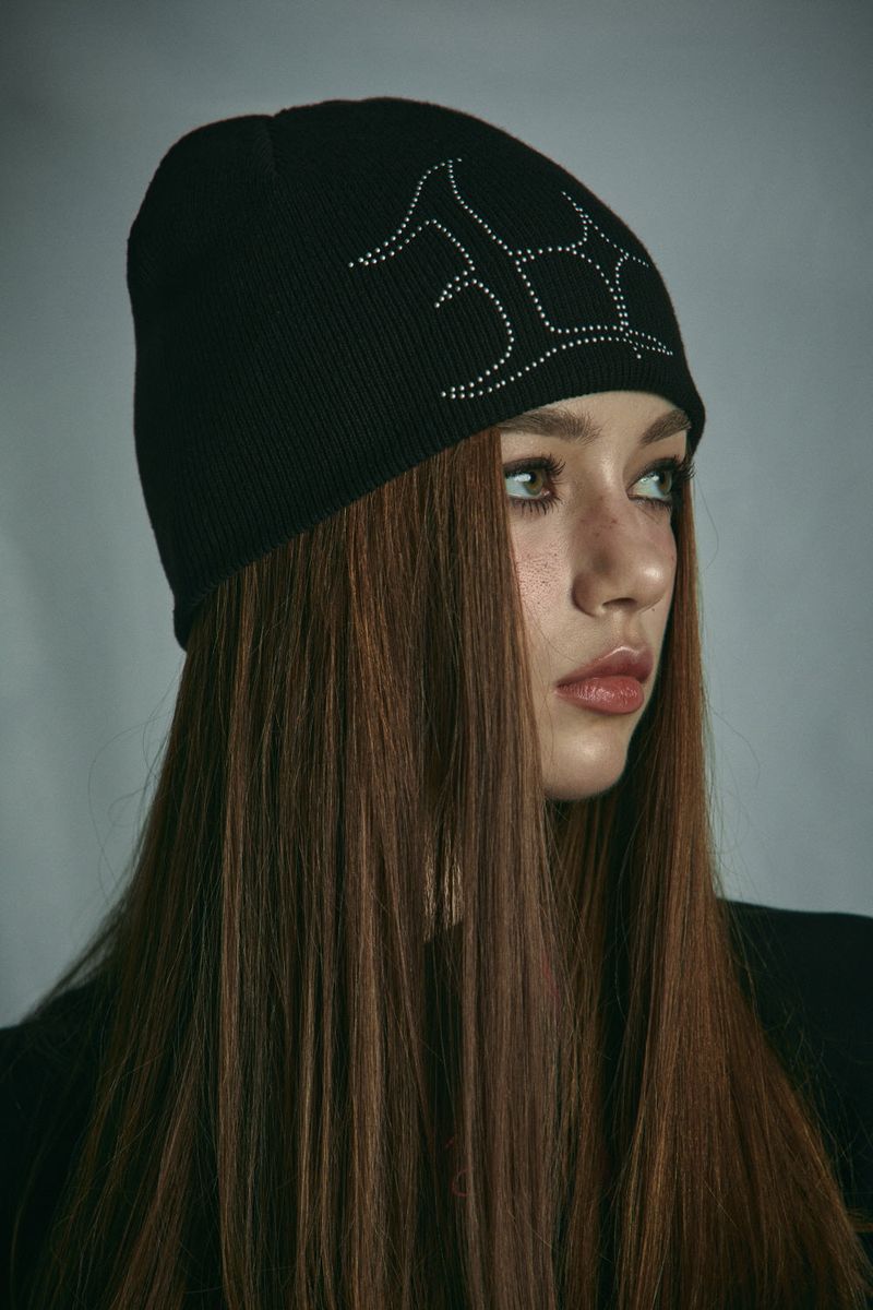 STUD BEANIE