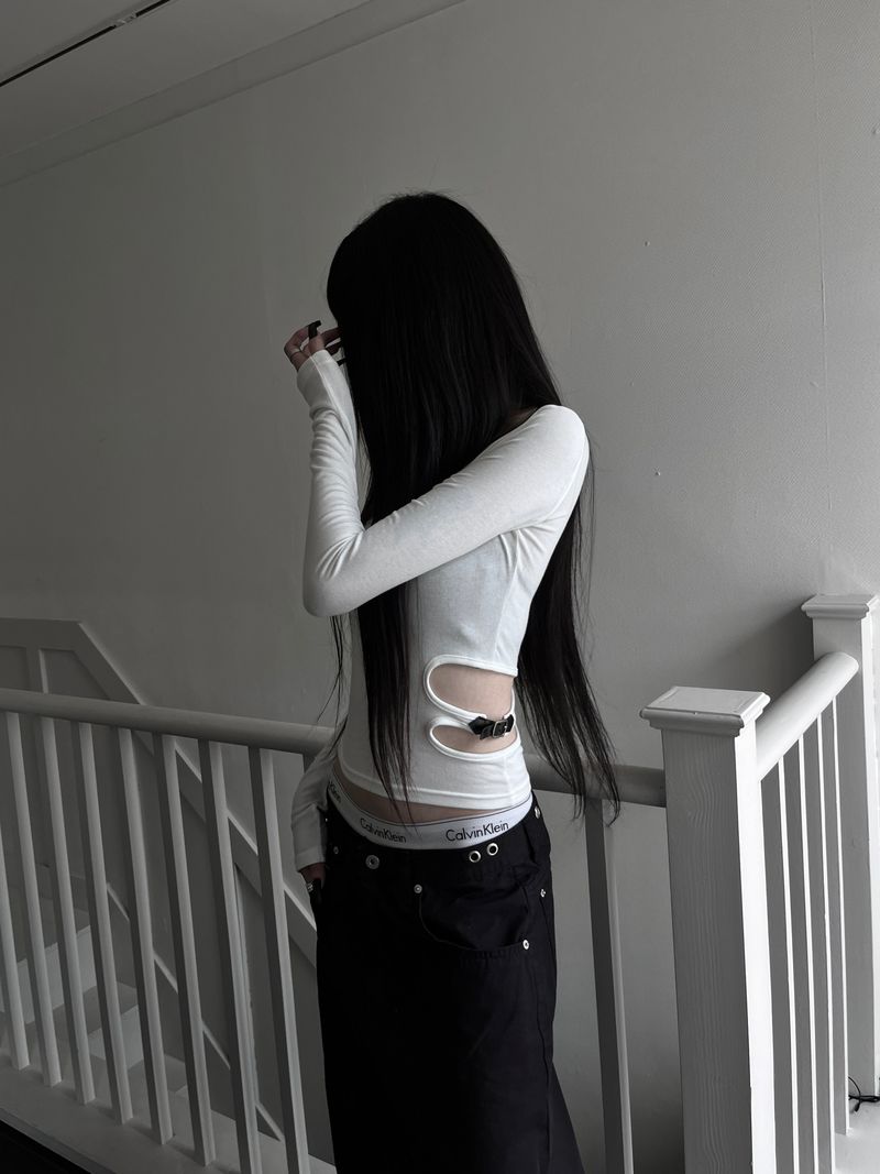 slim buckle hole slit T (2color)