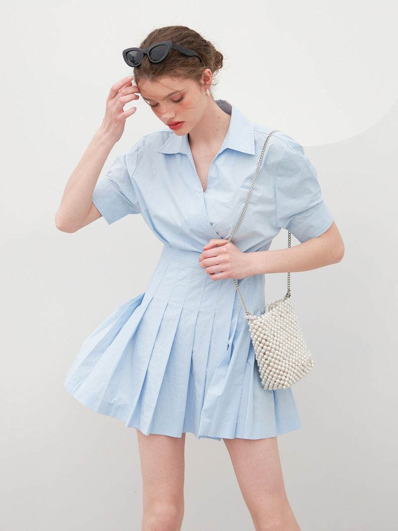 vem.ver(ベムバー)の「PLEATS DETAIL WRAP ONEPIECE_SKY BLUE(Dresses)」