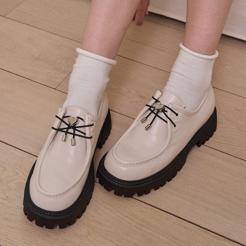 SHOEHI（シューハイ）の「マーレイレースアップ_L2404 (2Colors)（シューズ）」