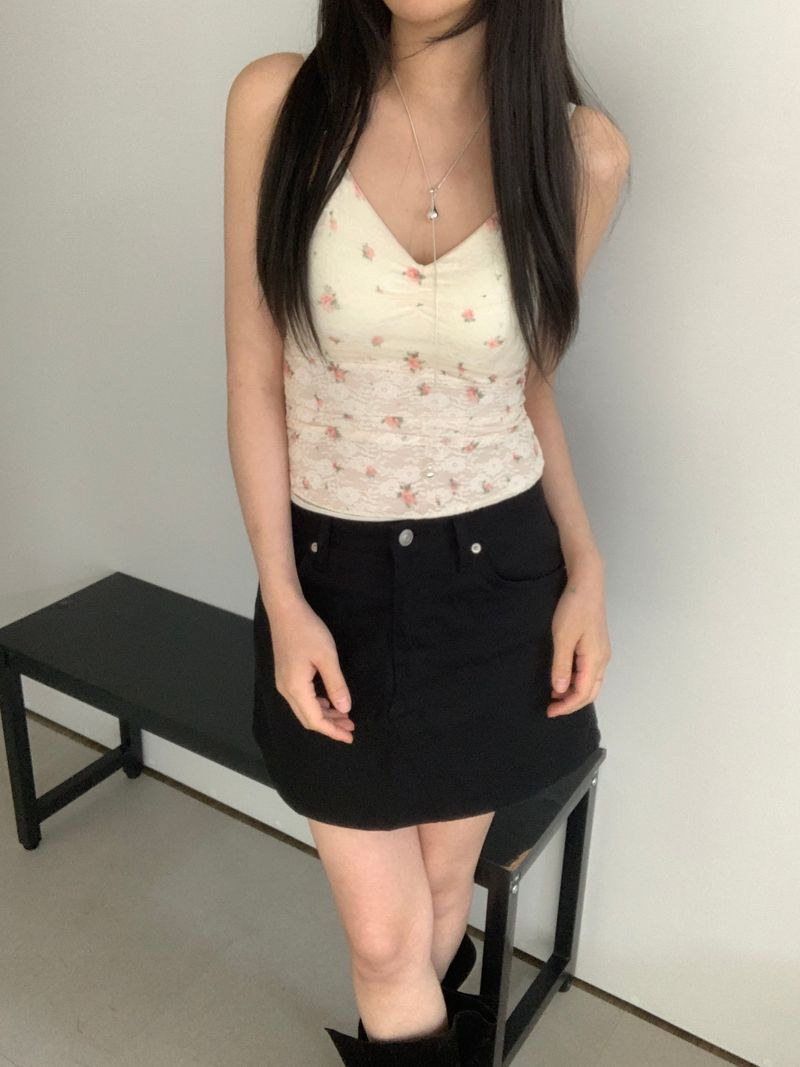 Daniel Lace Flower Sleeveless