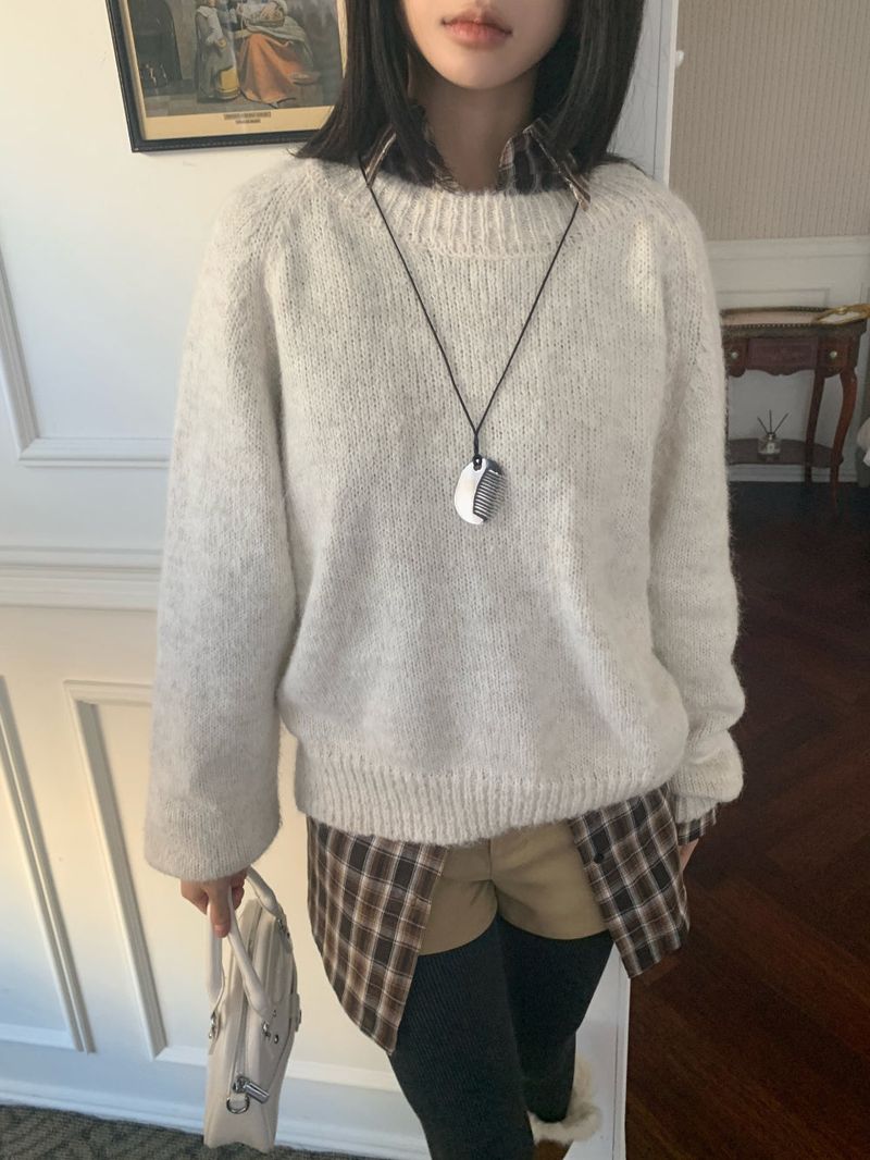 Lorne Soft Airy Raglan Long Sleeve Knit