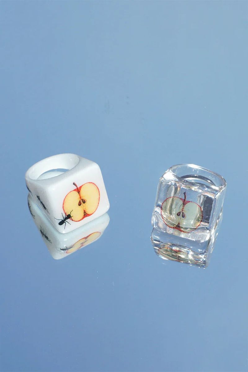 APPLE HUNT RING (Transparent)