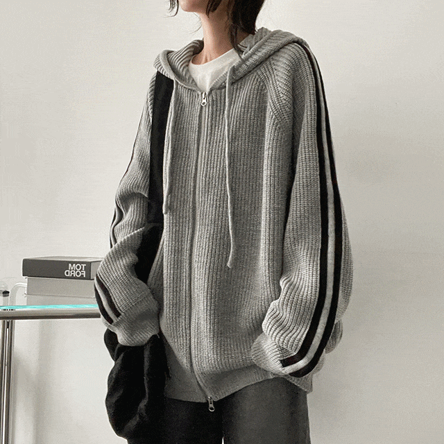 hijjoo(ハイチュー)の「クルートラックニットフード付パーカー(トップス)」