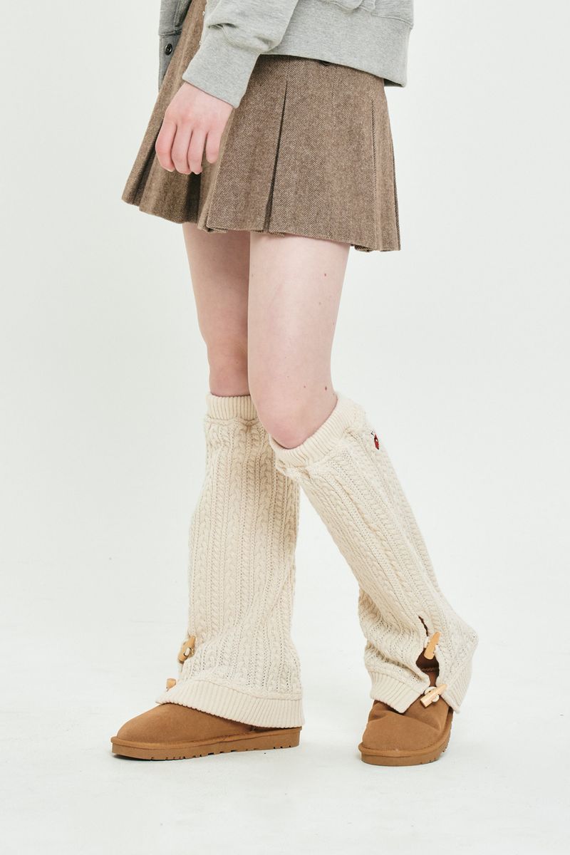 CHERRY CABLE KNIT LEG WARMERS [IVORY]