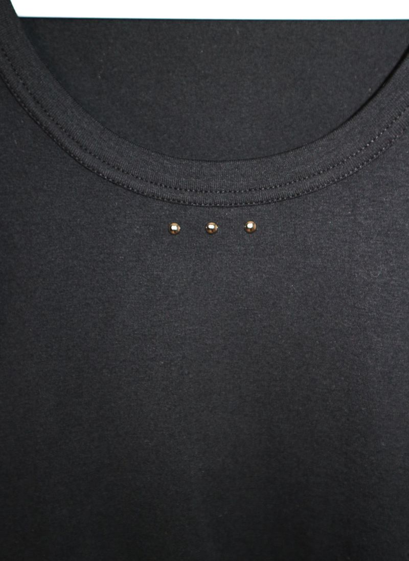 open stud U-neck round long-sleeved T-shirt