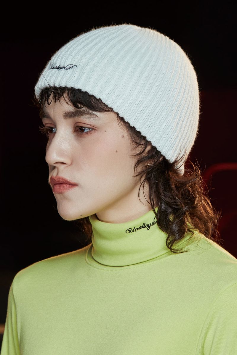 CLASSIC LOGO BEANIE / IVORY