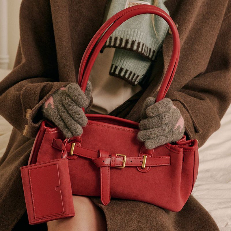 ALLINCOMPLETE（オールインコンプリート）の「Luze Suede Bag (Red)（Bags）」
