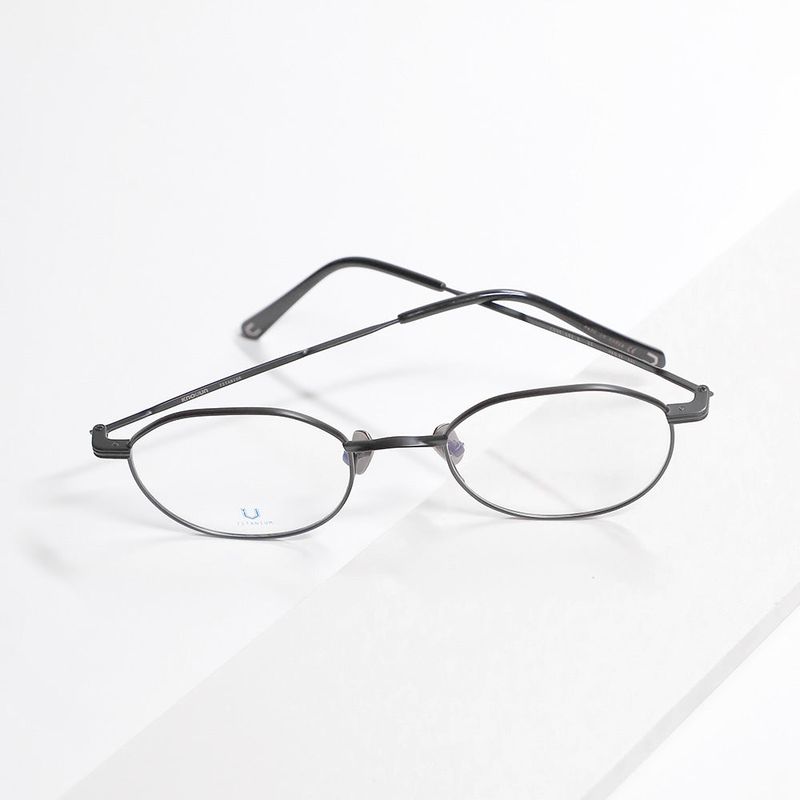 Knouun Round titanium glasses CODE. 101. D Black
