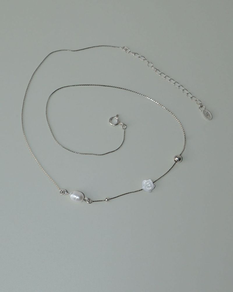 Loasi（ロアシ）の「[MADE] ローズペタルトレースネックレス（アクセサリー）」