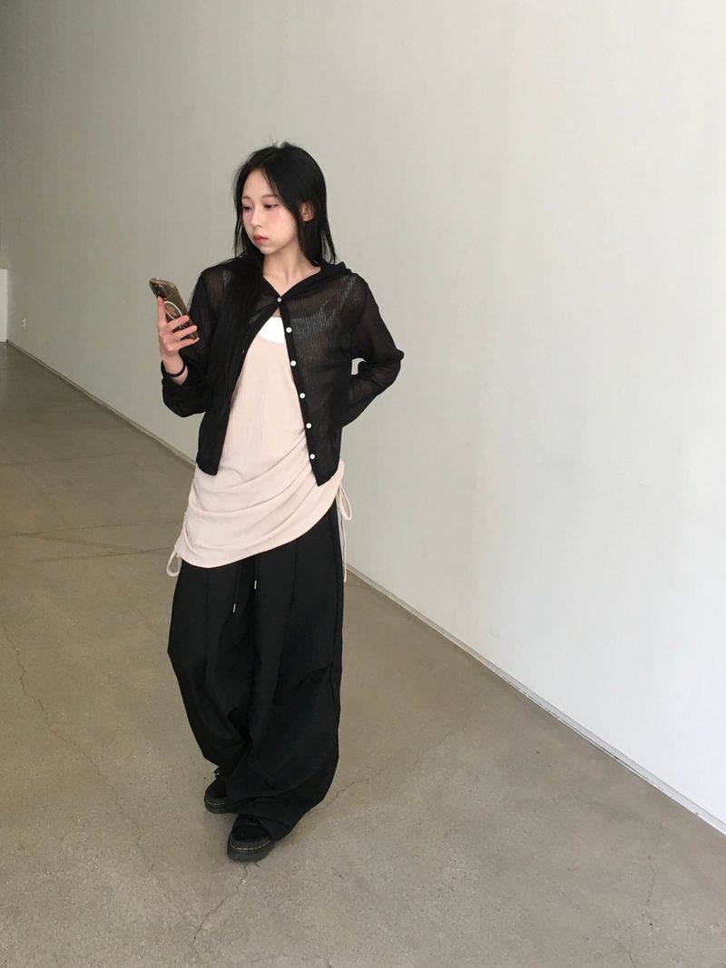 Cool Over Curved Nylon Pants (7c)