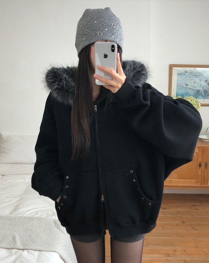 Eyelet Hotfix Beanie