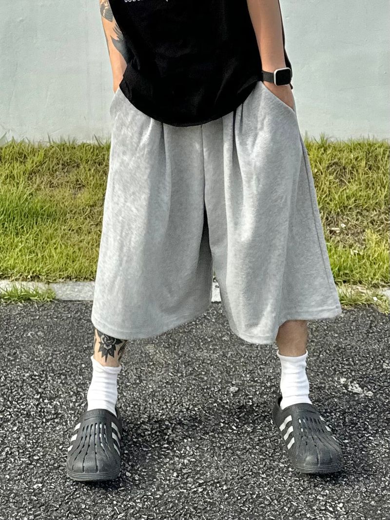 UNAIDUN（アネイダン）の「レイヤーピンタックバミューダワイドハーフパンツ2C（パンツ）」