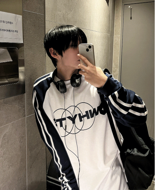 Farondie Velvet Track Raglan T-shirt