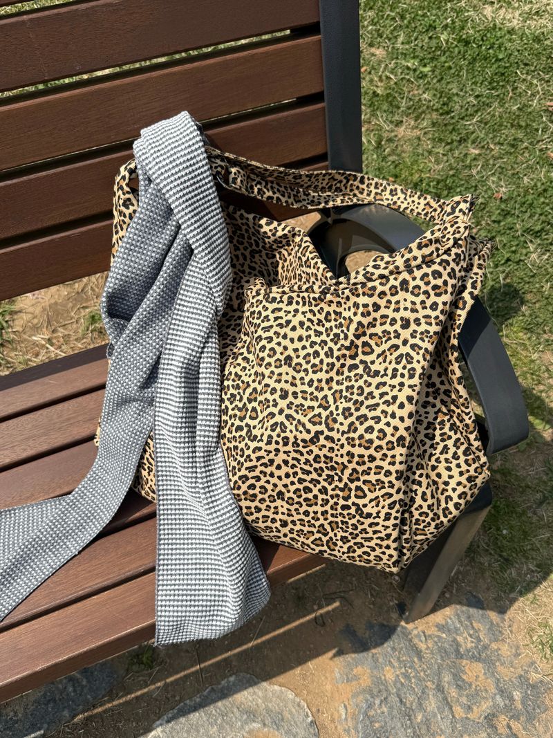 Leopard Multi-Zipper Big Shoulder Bag (1c)