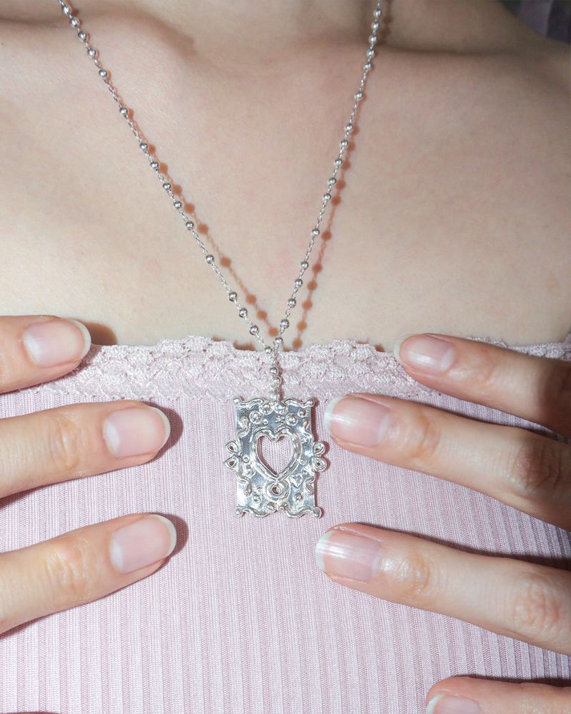 [MADE] melted heart frame necklace