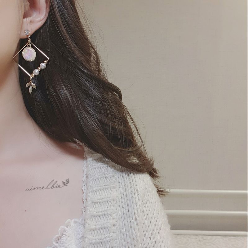White Dream Catcher Earring (LOONA Yves Earring)