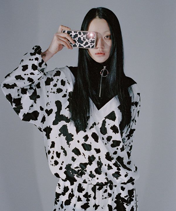 CLUT STUDIO(クラットスタジオ)の「black cow velvet zip-up top(Tops)」