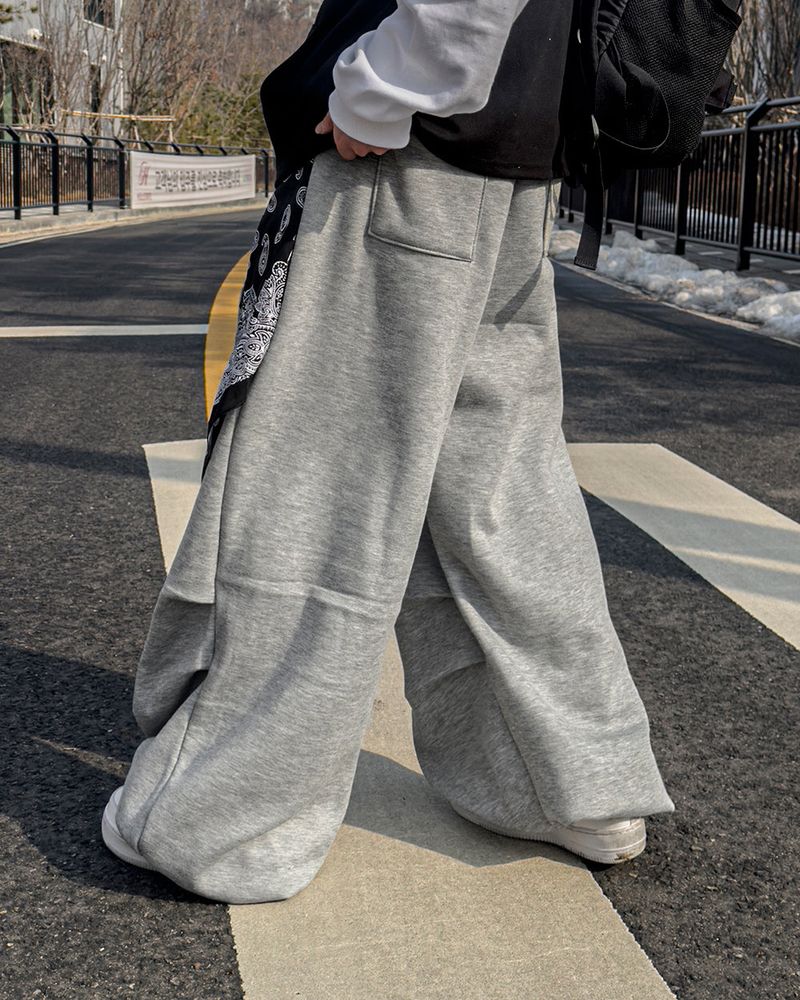 Grace Two-Tuck Sweat Pants
