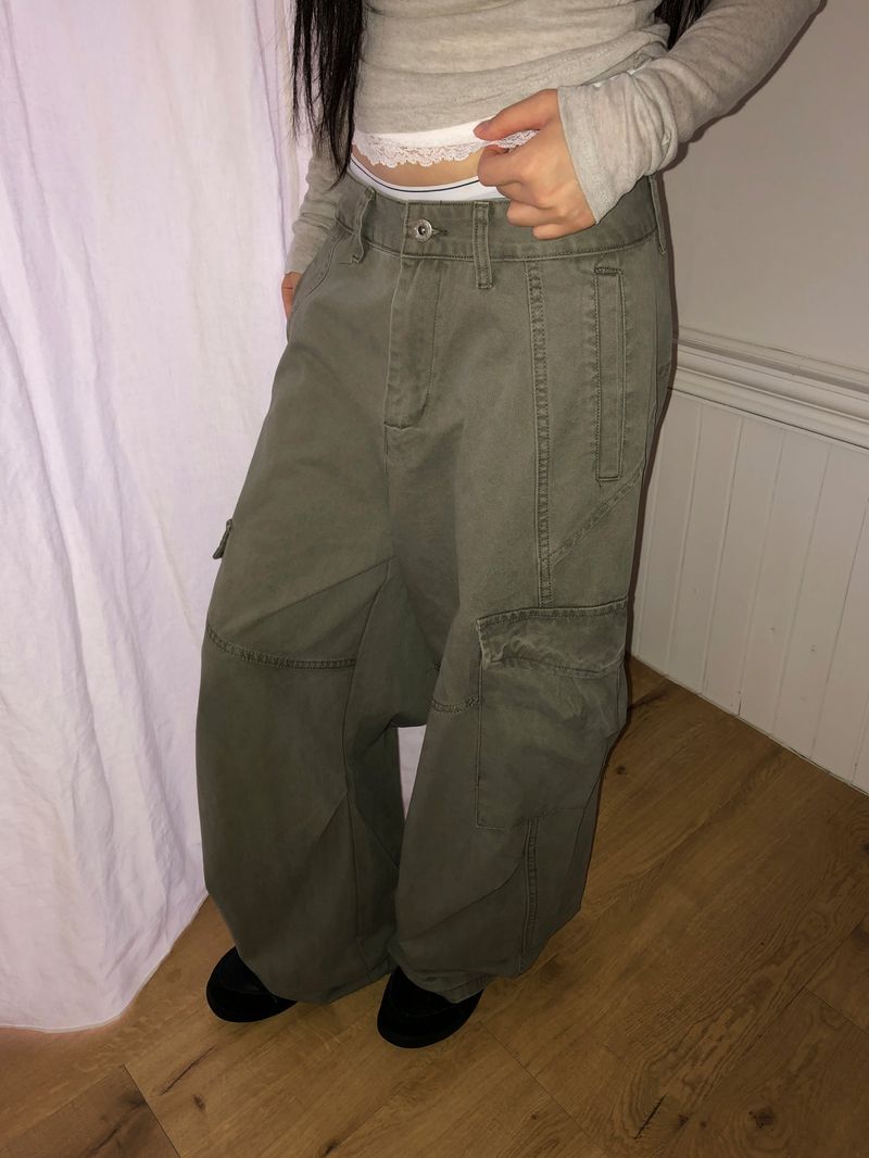 Liqu Panel Curved Wide Cargo Pants