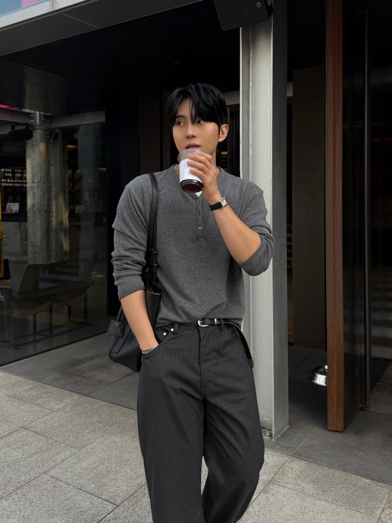 Port button layered knitwear