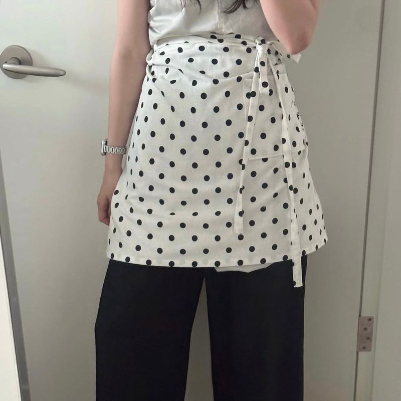 dot half-pocket apron
