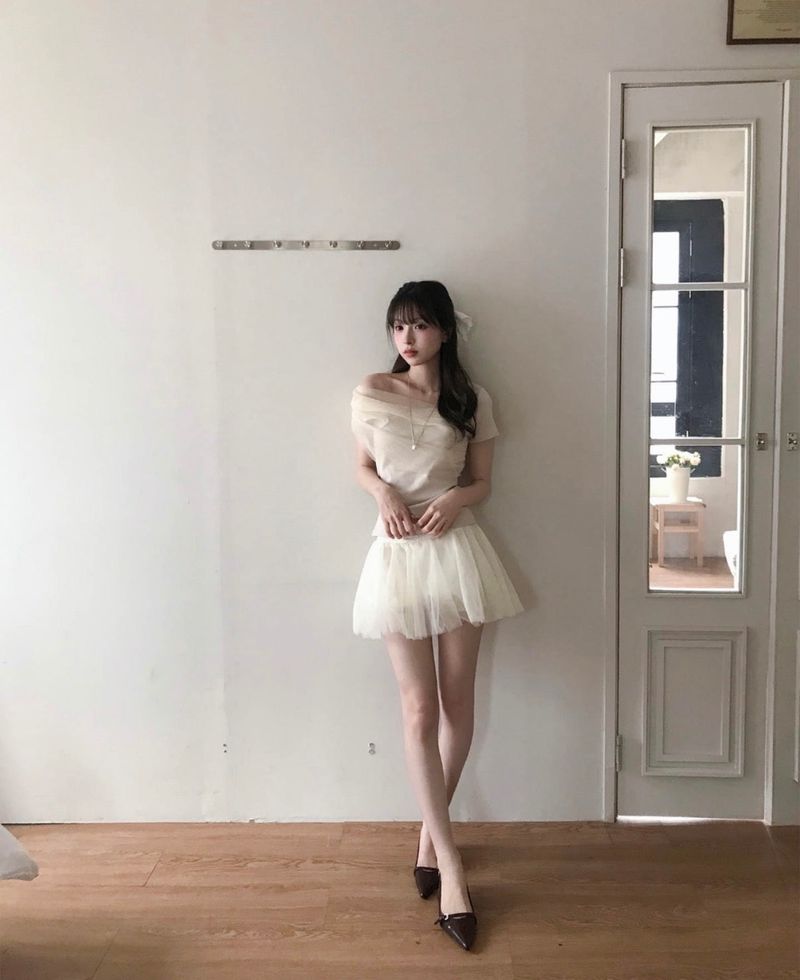 joan button sha lace mini sk