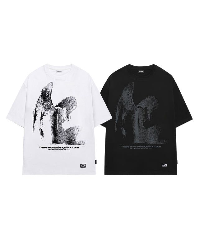 ODDSTUDIO（オッドスタジオ）の「エンジェリックグラフィックオーバーフィットTシャツ（トップス）」